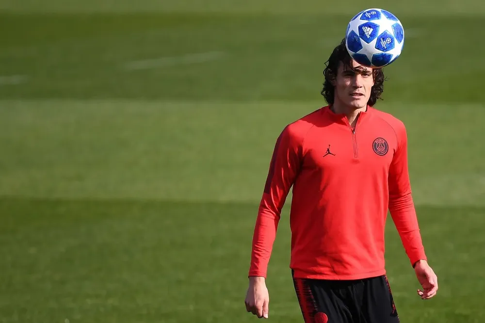 Cavani en un entrenamiento previo al partido con Napoli