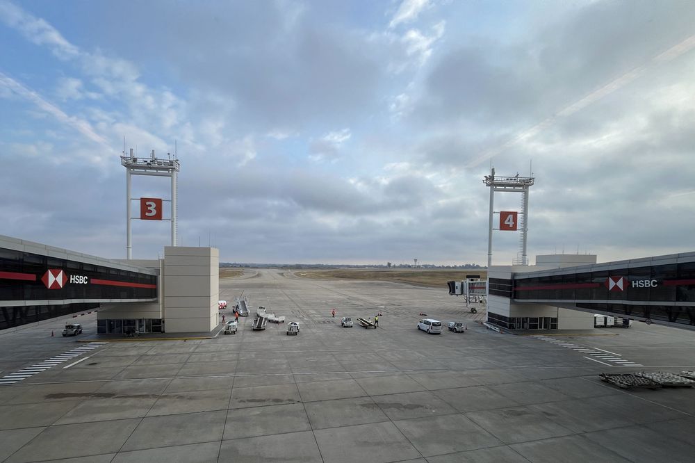 20240719 Vista vacia de la pista de aterrizaje del aeropuerto de Carrasco. Falla informática de Windows. FOTO AFP