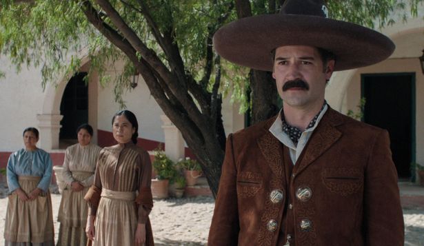 Pedro Páramo es interpretado por el mexicano Manuel Garcia-Rulfo.