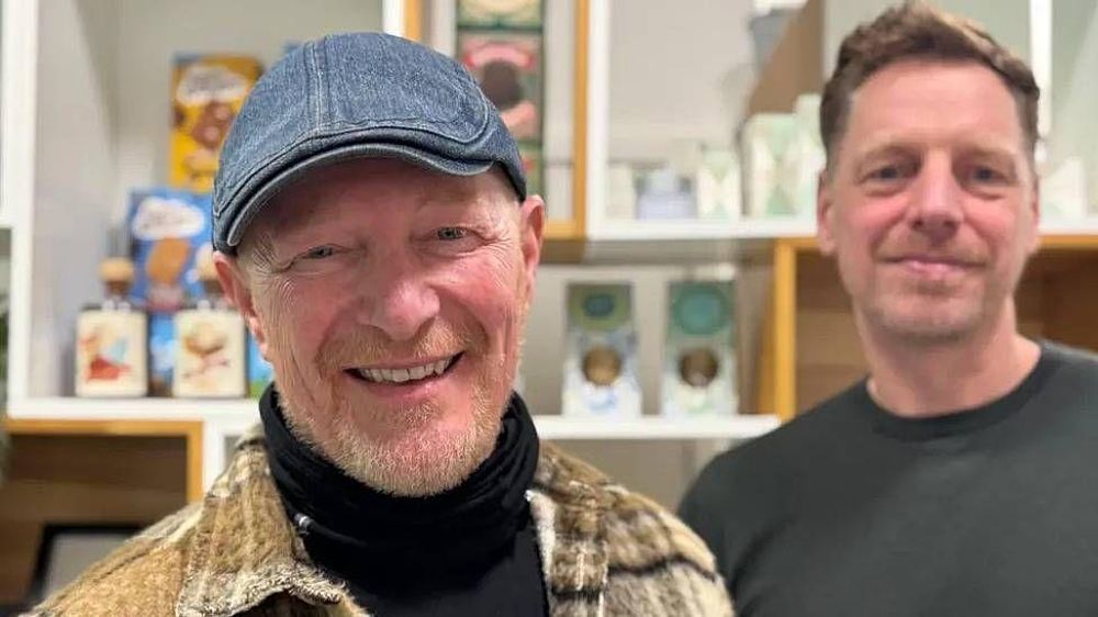 Gavin Arm y Bert de Wit introdujeron la semana laboral de cuatro días en su empresa en 2019.