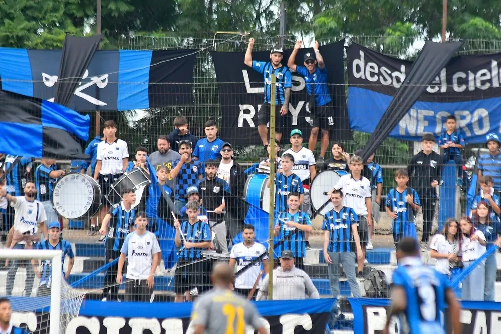 Liverpool a un triunfo de ser finalista del Intermedio