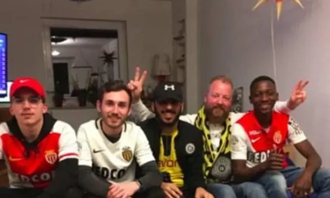Hinchas de Borussia hospedaron a los de Mónaco