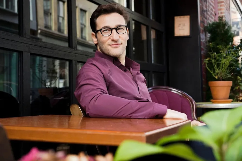 Simon Sinek.