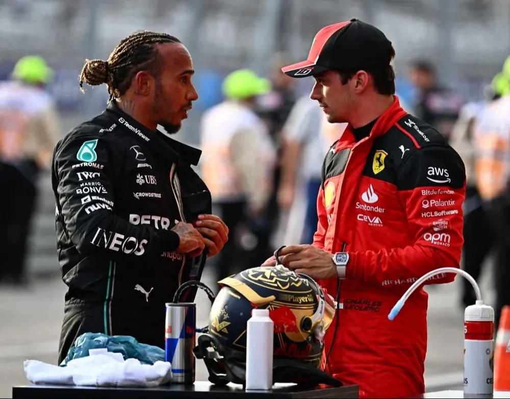 Hamilton, piloto de Mercedes, puede pasar a Ferrari