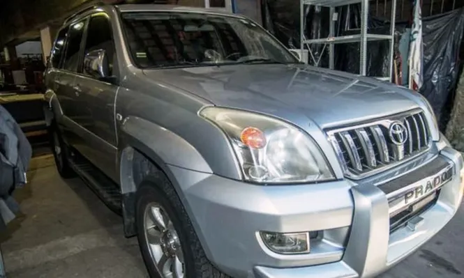 Vehículo, mobiliario de oficina y material gastronómico a subasta