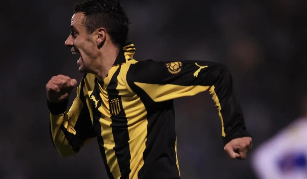 Estoyanoff festeja el gol de la clasificación