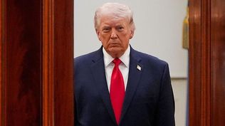 Los observadores del mercado han resaltado varios casos de transacciones inusuales realizadas justo antes de los principales anuncios de política exterior de Donald Trump.