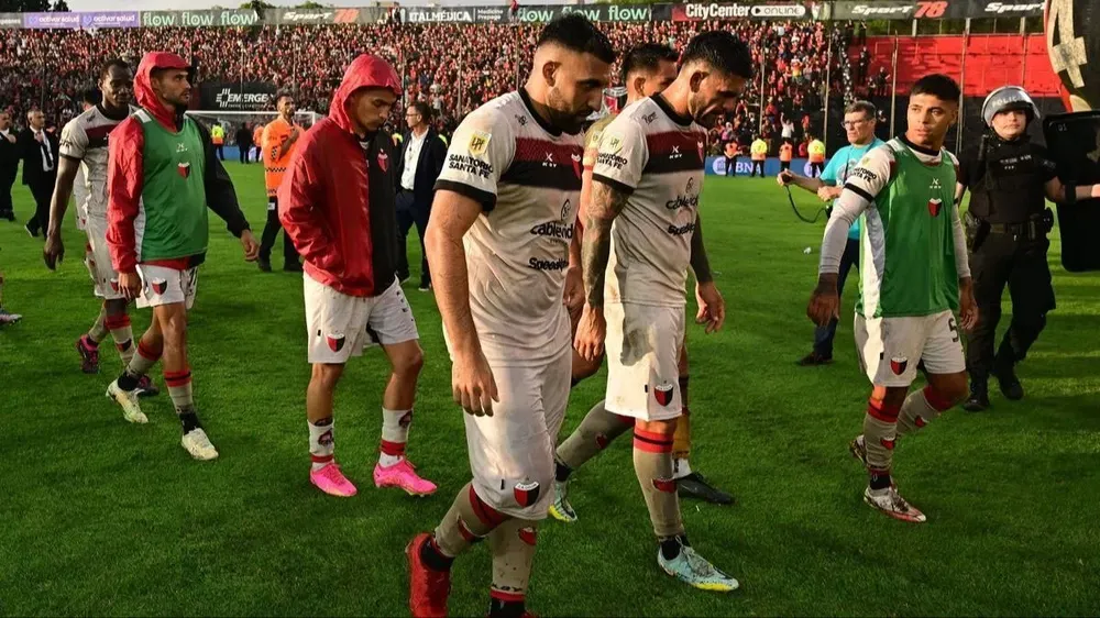 El Sabalero descendió tras perder el desempate con Gimnasia y Esgrima La Plata