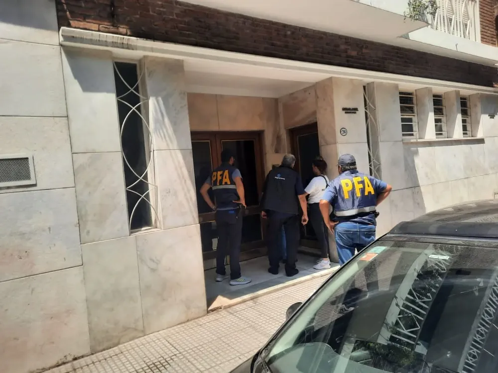 Imágenes de los allanamientos de la Policía Federal Argentina