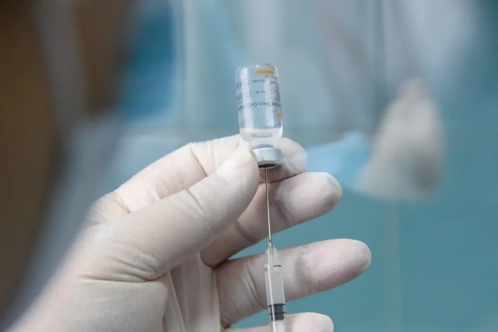 Las vacunas de Sinovac previenen casos graves, pero tienen protección media para evitar la transmición del virus