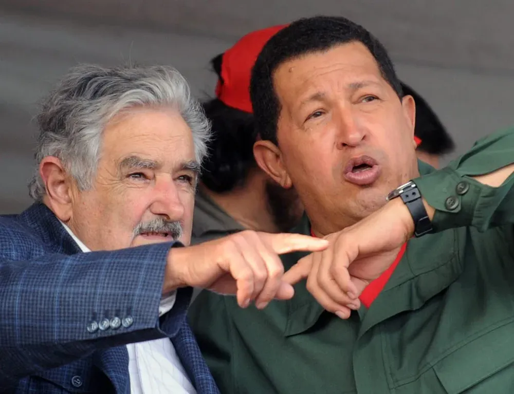 Mujica quiere ir a ver a Chávez