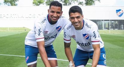 Juan Izquierdo con Luis Suárez y el título uruguayo logrado en 2022 con Nacional