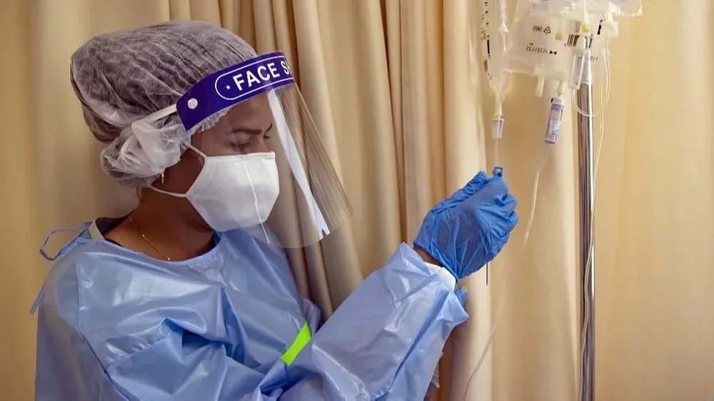 Tras el reciente aumento de casos de covid, Israel ofrece una tercera dosis de la vacuna de Pfizer a gran parte de su población.