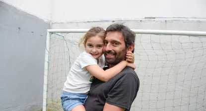 Ligüera con su hija Juana, la menor de los tres