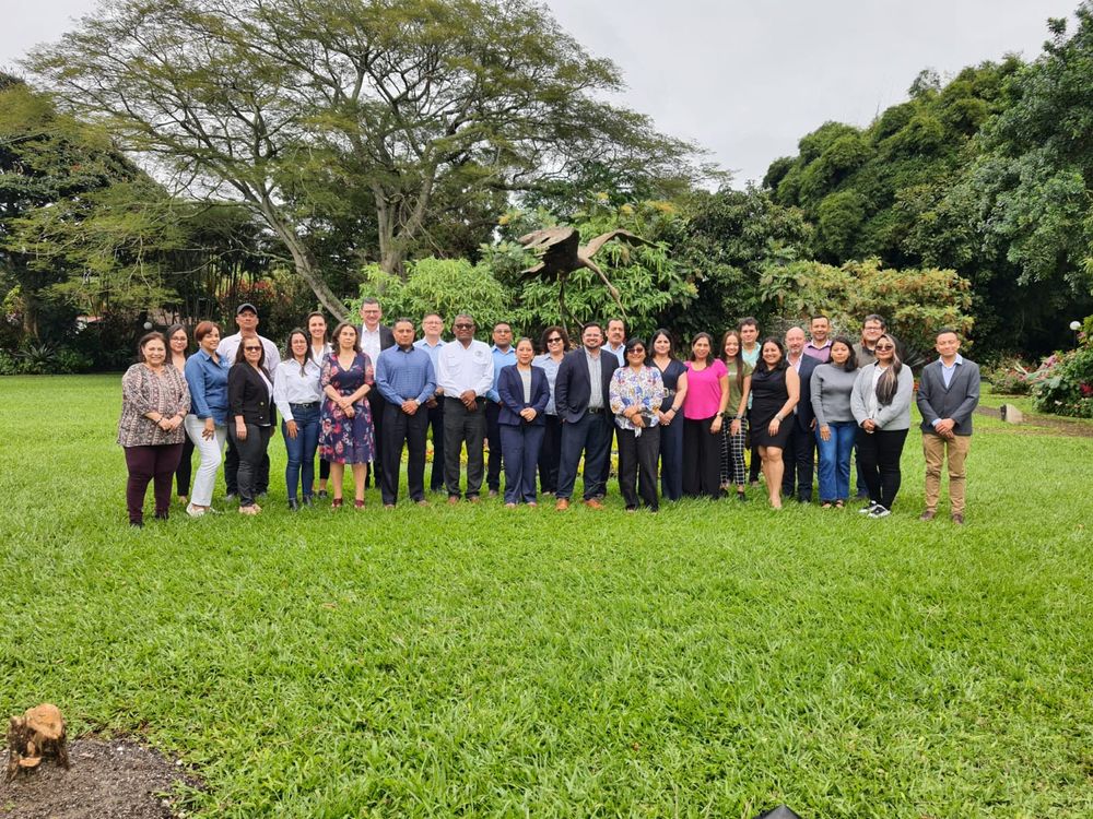 USDA, IICA y otros organismos se reunieron para enfatizar la relevancia de aumentar la concienciación sobre la plaga y sus consecuencias, destacando que la erradicación del gusano barrenador es un desafío a largo plazo que requiere un compromiso sostenido.