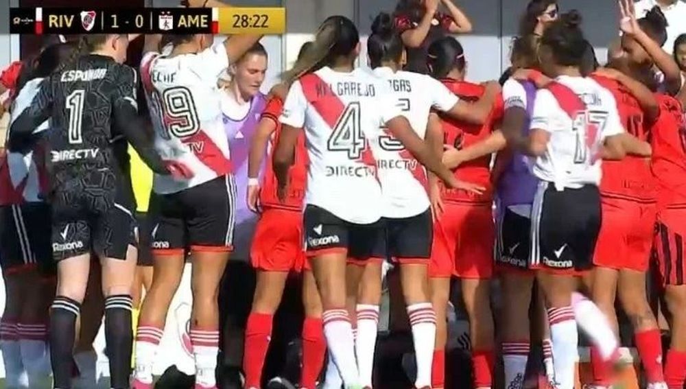 Susto en River Plate cuando una jugadora convulsionó en medio del partido