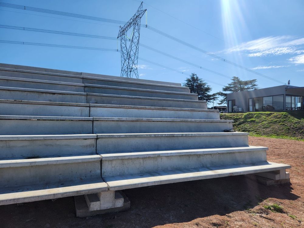 Una vista de las tribunas que se colocaron en la Ciudad Deportiva Néstor "Tito" Goncálves de Peñarol Una vista de las tribunas que se colocaron en la Ciudad Deportiva Néstor "Tito" Goncálves de Peñarol