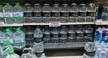 Agua embotellada