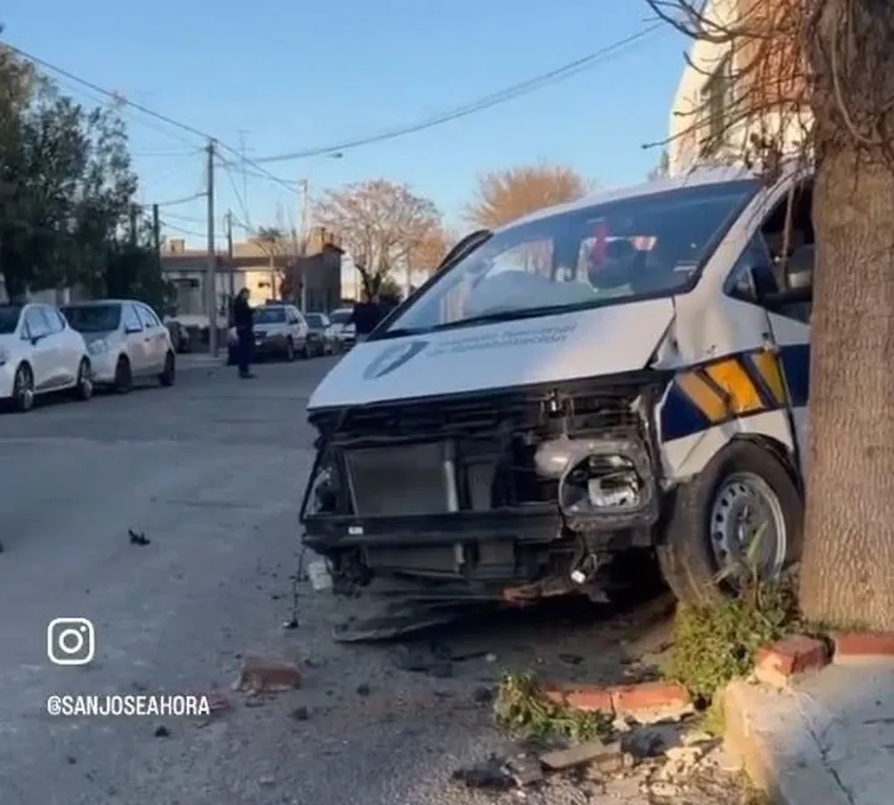 Así quedó la camioneta del INR que robó por unos minutos el delincuente