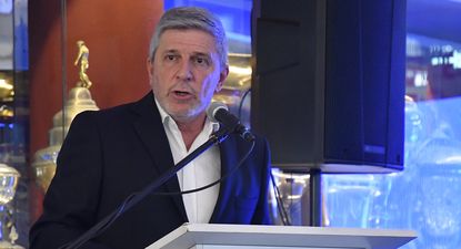 Si el Diente no llega a jugar, nos matan a todos: Alejandro Balbi contó cómo salvó a Flavio Perchman para que Nico López jugara el clásico a falta de cuatro minutos para el cierre de la AUF