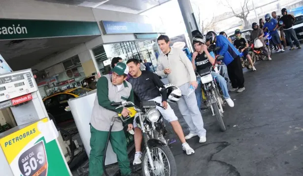 El gobierno estudiará suba de combustibles la próxima semana