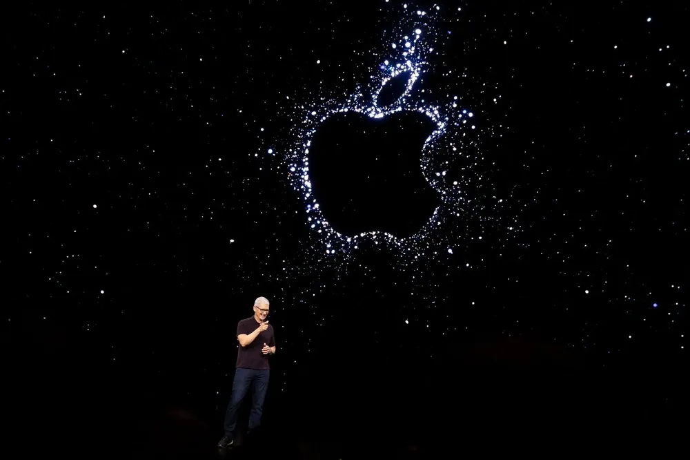 Tim Cook presenta el iPhone 14