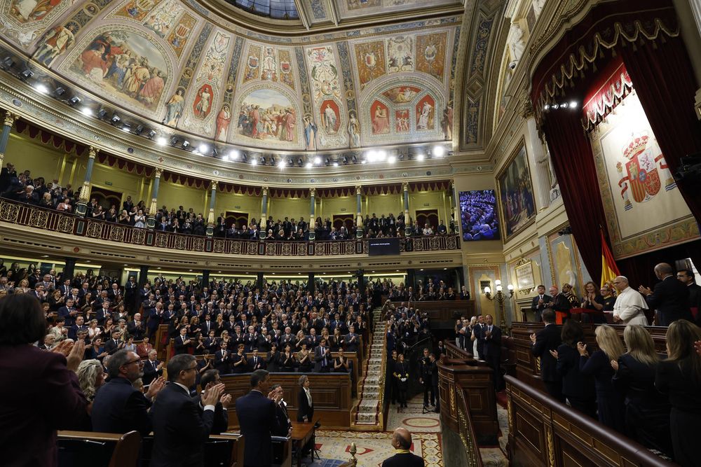 &nbsp;El papa Le&oacute;n XIV es plaudido por el hemiciclo tras su esperado e hist&oacute;rico discurso pronunciado este lunes en el Congreso de los Diputados de Madrid durante su visita a Espa&ntilde;a.