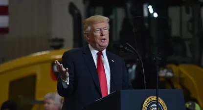 en medio de acusaciones, trump declara abril como mes de la sensibilizacion sobre las agresiones sexuales