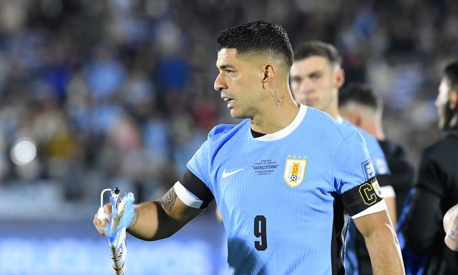 Luis Suárez salió a jugar como capitán de la selección de Uruguay