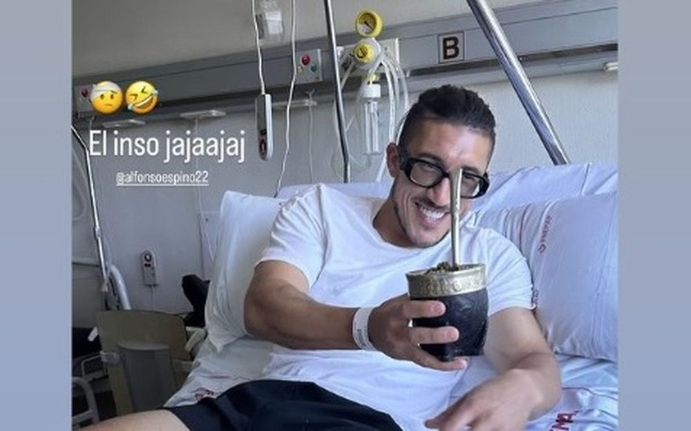 Alfonso Espino esperando su operación