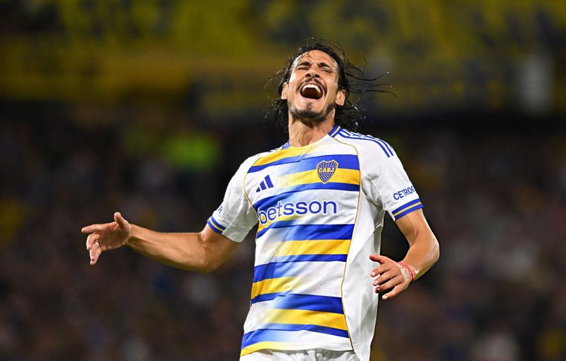 Edinson Cavani volvió a sentir molestias y se retiró del último entrenamiento de Boca Juniors
