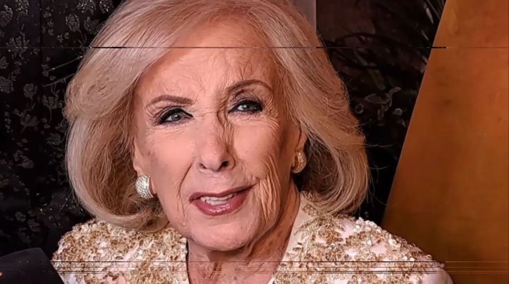 Legrand habló tras asistir en calidad de invitada especial a la presentación de la última colección del diseñador Claudio Cosano, Haute Couture 2024, en el Círculo Italiano de Buenos Aires.