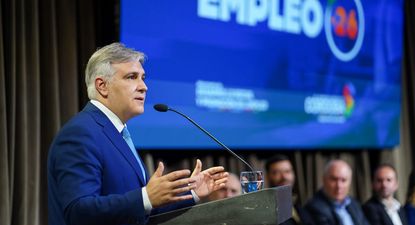 El gobernador cordobés Martín Llaryora presentó este martes el programa Empleo +26. Gobernar es generar empleo. Las sociedades que más trabajo formal tienen, son las sociedades que menos pobres tienen, afirmó.