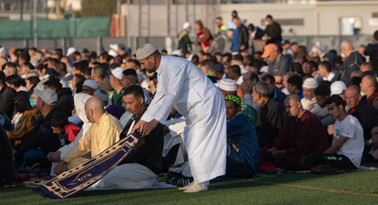 El Gobierno impugna el acuerdo que impide rezos musulmanes en polideportivos de Jumilla, Murcia.
