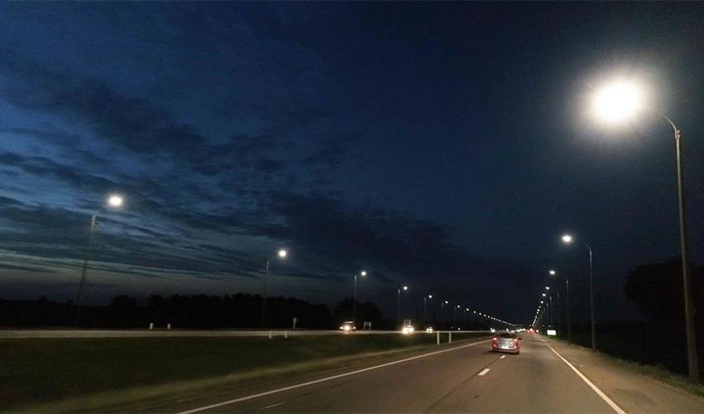 Ruta en la noche. (Archivo)