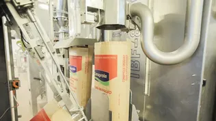El sindicato ordenó trabajar a reglamento y eso enlentece el ritmo normal en los procesos industriales y de venta.