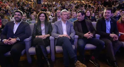 (I-D) El presidente de la Región de Murcia, Fernando López Miras, la presidenta de la Comunidad de Madrid, Isabel Díaz Ayuso, el presidente de la Xunta, presidente del PPdeG y candidato a la reelección, Alfonso Rueda, el presidente de la Junta de Andalucía, Juanma Moreno, y el presidente de la Junta de Castilla y León, Alfonso Fernández Mañueco, durante un acto del Partido Popular.