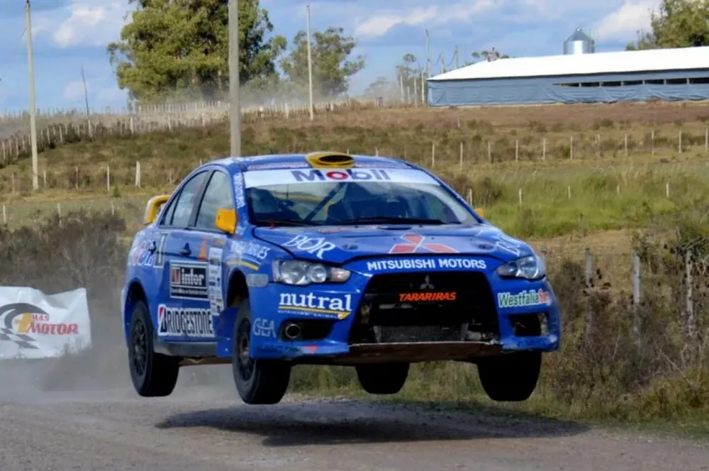 Beltrán-Fripp lideran el torneo absoluto y la clase RC2N