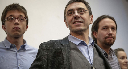 &nbsp;El cofundador de Podemos Juan Carlos Monedero (centro) junto a Pablo Iglesias e Iñigo Errejón