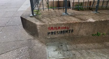 grafitearon con orsi presidente el monumento al gaucho y fueron emplazados por la justicia