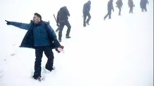 Juan Antonio Bayona en el rodaje de La Sociedad de la nieve
