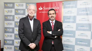 Las autoridades de ambas instituciones durante la firma del convenio, Juan Carlos López Mena y Juan Carlos Chomali