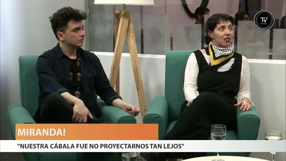Ale Sergi y Juliana Gattas de Miranda! dijeron que el grupo fue hecho por sus gustos personales y que su cábala fue no proyectarse tan lejos. Los integrantes del grupo musical hablaron sobre el público de Miranda! y la experiencia de trabajar en un concurso de televisión. También hablaron de la música uruguaya: con Dani Umpi tuvimos amor a primera vista