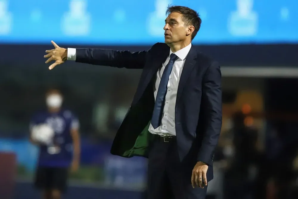 Eliminatorias: Diego Alonso dio a conocer los reservados de Uruguay