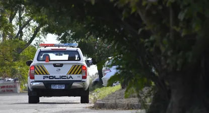 La Policía investiga las cámaras de videovigilancia de la zona para identificar al auto que se fugó