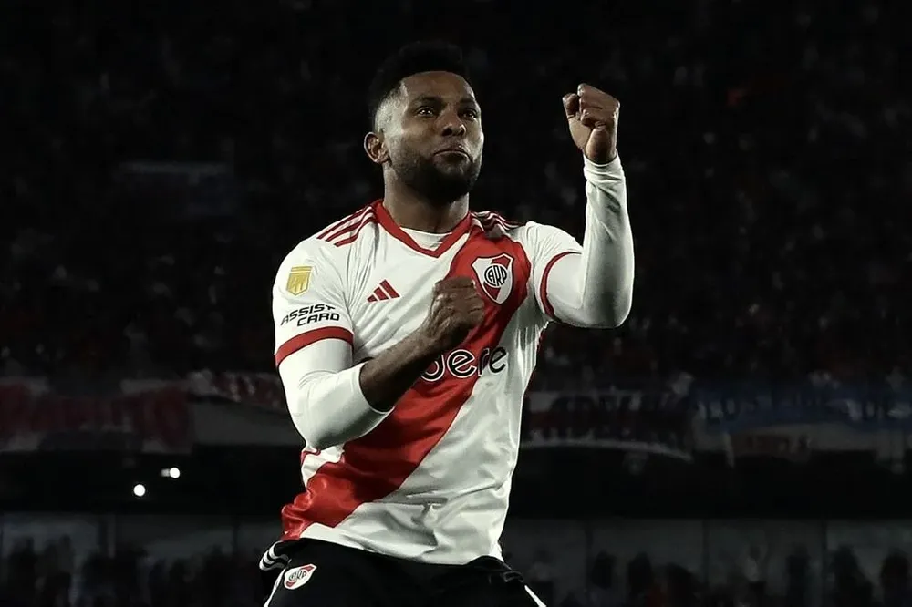 El increíble gol del millonario Borja contra Arsenal