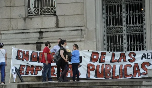 Sindicatos públicos denuncian privatización sutil del gobierno
