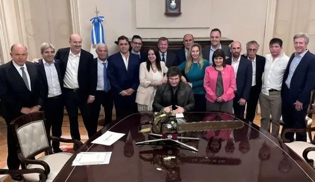 Javier Milei firmó el decreto para convocar sesiones extraordinarias hasta el 27 de diciembre