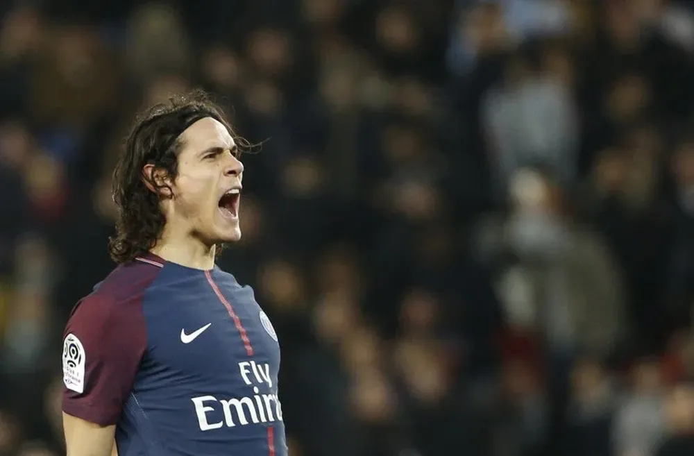 Edinson Cavani, marcó dos goles ante Estrasburgo