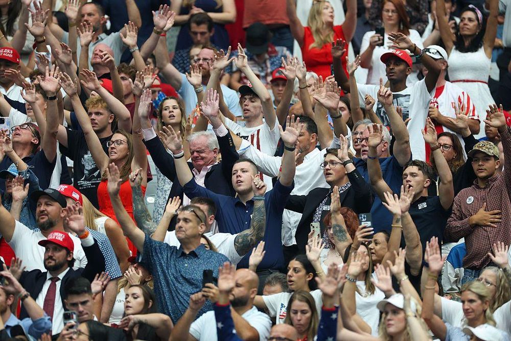 El evento tuvo un aire de congregación religiosa.